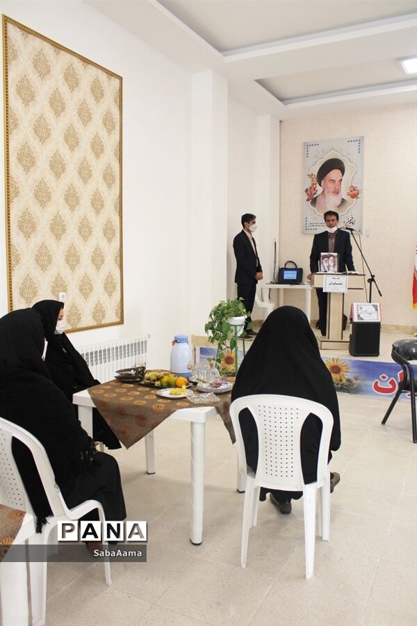 کارگاه پیشگیری از مصرف مواد مخدر در دبیرستان فرهنگ مرحوم فخرایی کاشمر