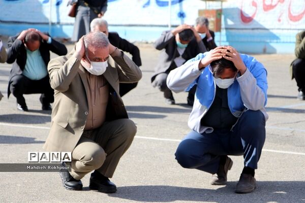 برگزاری بیست و سومین مانورسراسری زلزله در دبیرستان هاجر