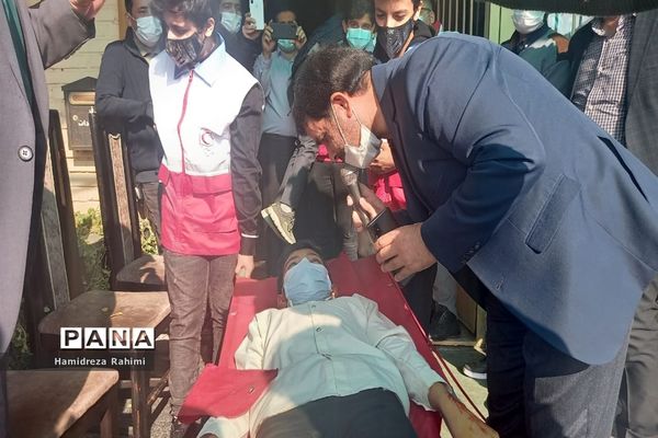 برگزاری مانور زلزله و اقدامات ایمنی در دبیرستان امام خمینی (ره) منطقه ۱۵