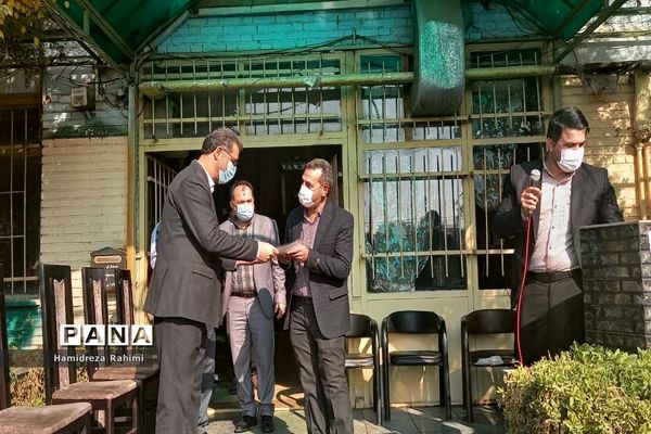 برگزاری مانور زلزله و اقدامات ایمنی در دبیرستان امام خمینی (ره) منطقه ۱۵