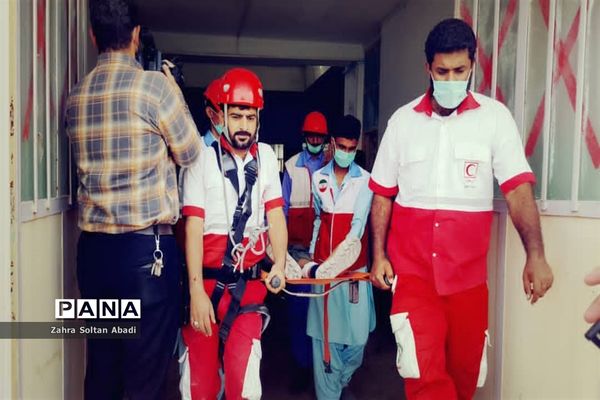 مانور سراسری زلزله در هنرستان خاتم الانبیا ایرانشهر