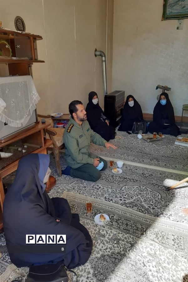 دیدار با خانواده شهید فتحی نژاد به مناسبت هفته بسیج