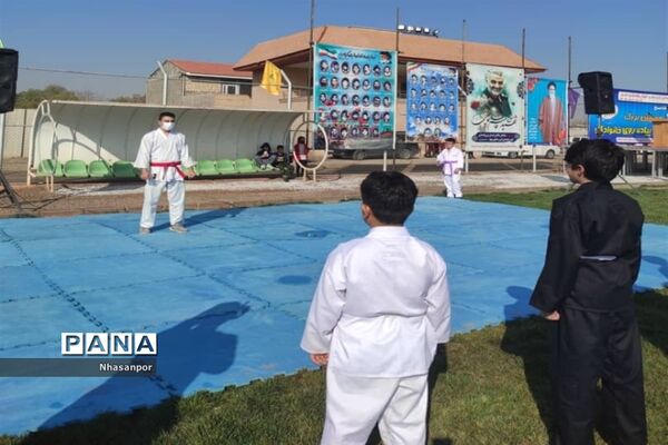 همایش بزرگ پیاده‌روی خانوادگی به‌مناسبت هفته بسیج در فلاوزجان