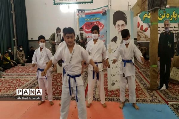 برگزاری بزرگترین گردهمایی بسیجیان روستای دهنو، خلیل‌آباد