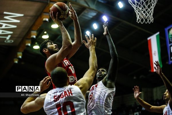 دیدار تیم‌های بسکتبال ایران و بحرین
