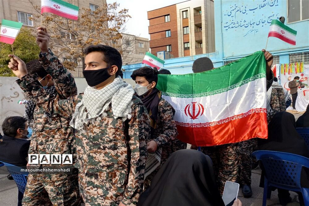 تجدید میثاق با آرمان‌های انقلاب و شهدا در منطقه 12