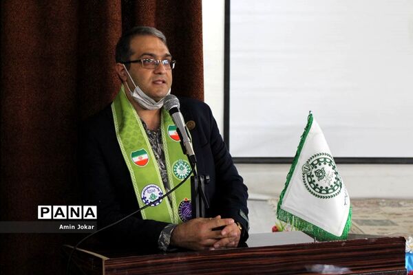 نشست توجیهی بازمهندسی تشکیلات پیشتازان سازمان دانش‌آموزی شهرستان داراب