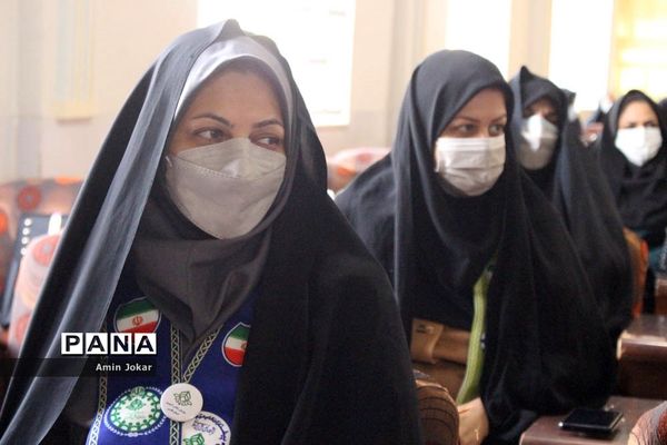 نشست توجیهی بازمهندسی تشکیلات پیشتازان سازمان دانش‌آموزی شهرستان داراب