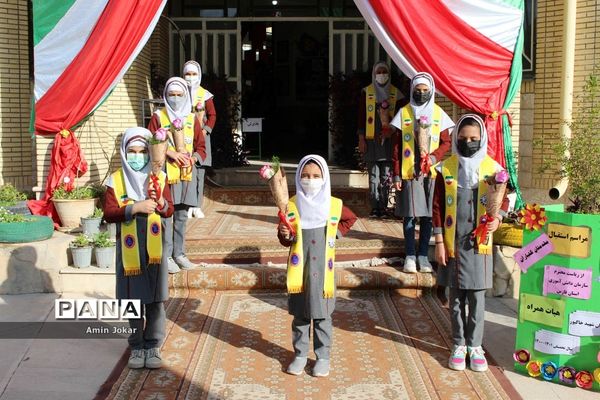 نشست توجیهی بازمهندسی تشکیلات پیشتازان سازمان دانش‌آموزی شهرستان داراب