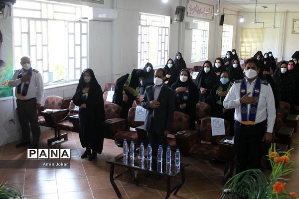 نشست توجیهی بازمهندسی تشکیلات پیشتازان سازمان دانش‌آموزی شهرستان داراب