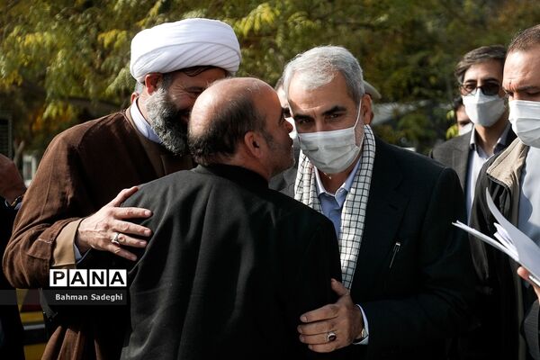 تجدید میثاق  وزیر آموزش و پرورش با امام راحل و شهدای هفتم تیر