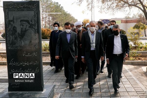 تجدید میثاق  وزیر آموزش و پرورش با امام راحل و شهدای هفتم تیر