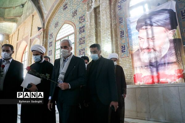 تجدید میثاق  وزیر آموزش و پرورش با امام راحل و شهدای هفتم تیر