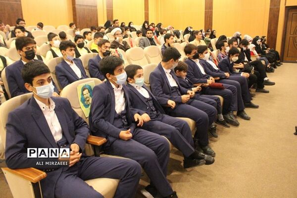 تجلیل از برترین‌های سرود دانش‌آموزی در قم