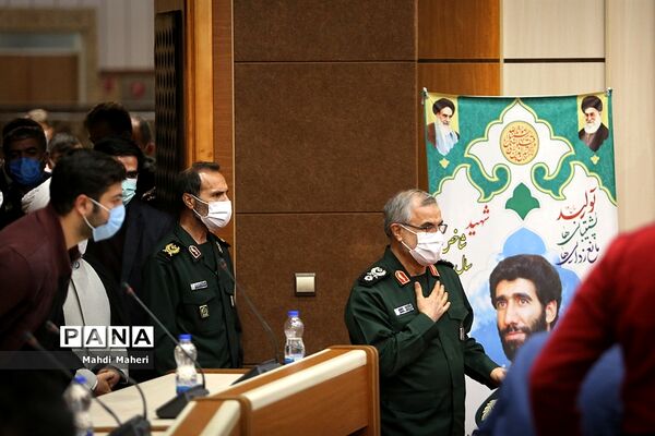 رونمایی از تولیدات فرهنگی و نوشت افزار ایرانی اسلامی آراز و آیناز