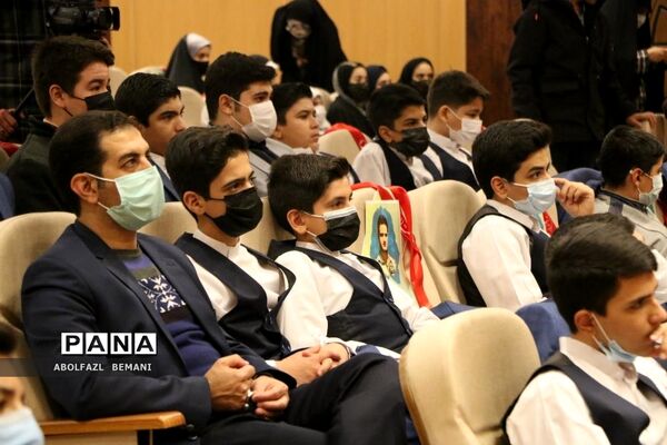 تجلیل از برترین‌های سرود دانش آموزی در قم-2