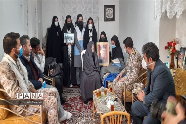 تجدید میثاق فرهنگیان و دانش‌آموزان  کلات با خانواده شهدای شهرستان