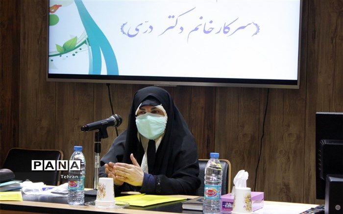 باید نقش معلمان از انتقال‌دهنده اطلاعات به تسهیل‌کننده یادگیری ارتقاء یابد