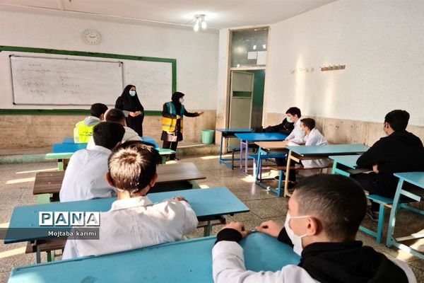 اجرای مانور سراسری زلزله در مدارس منطقه ۱۳