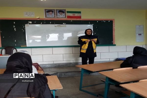 برگزاری مانور زلزله در مدارس منطقه 10