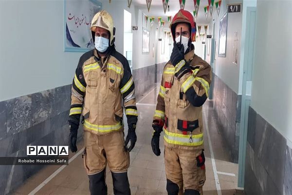 بیست و سومین مانور سراسری زلزله در دبستان جهاد منطقه ۱۷