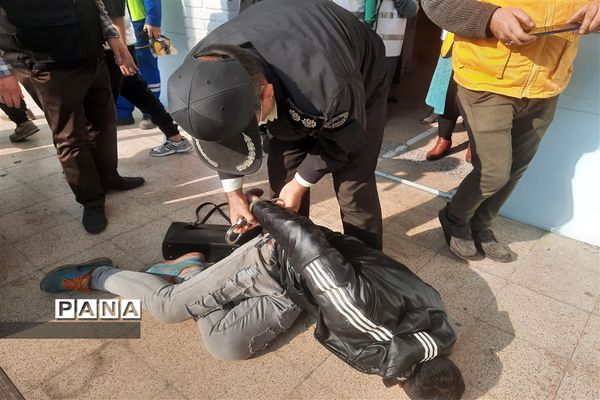 بیست و سومین مانور سراسری زلزله در دبستان جهاد منطقه ۱۷