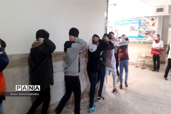 مانور زلزله و ایمنی مدارس شهرستان رباط‌کریم همزمان با مدارس سراسر کشور