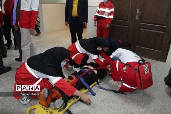 مانور سراسری زلزله در مدرسه دخترانه مصلی نژاد شهر یاسوج