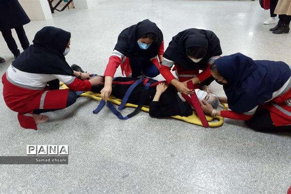 مانور سراسری زلزله در مدرسه دخترانه مصلی نژاد شهر یاسوج