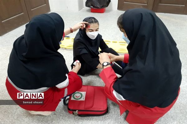 مانور سراسری زلزله در مدرسه دخترانه مصلی نژاد شهر یاسوج