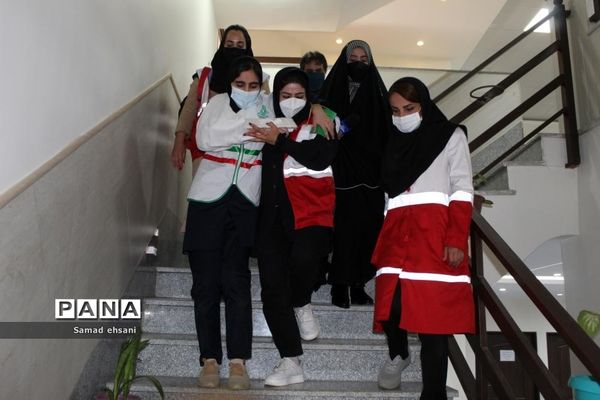 مانور سراسری زلزله در مدرسه دخترانه مصلی نژاد شهر یاسوج