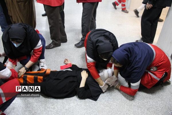 مانور سراسری زلزله در مدرسه دخترانه مصلی نژاد شهر یاسوج