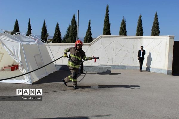 مانور سراسری زلزله در مدرسه دخترانه مصلی نژاد شهر یاسوج