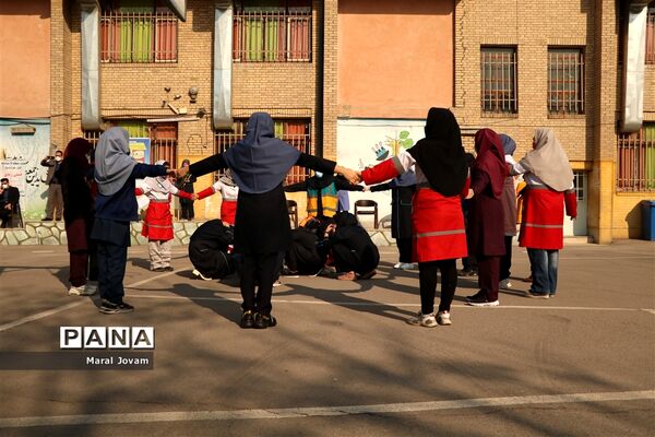 مانور سراسری زلزله در دبیرستان جانبازان منطقه ۱۴