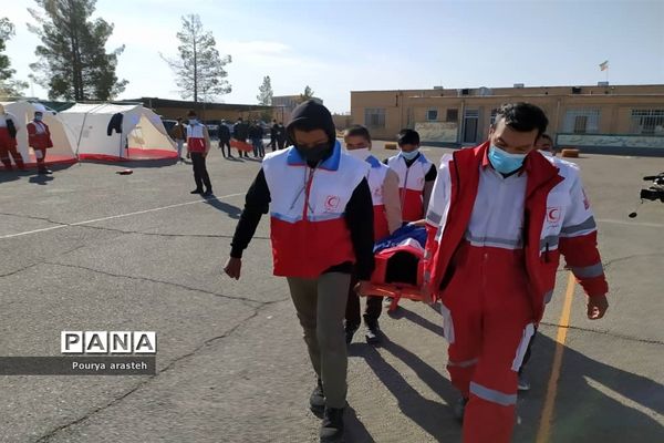 مانور سراسری زلزله در مدرسه مصطفی خمینی شهرستان خوسف