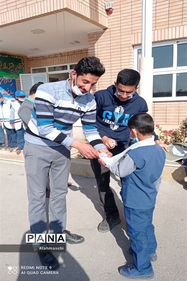 برگزاری مانور زلزله در مدرسه برکت شهرستان ورزنه