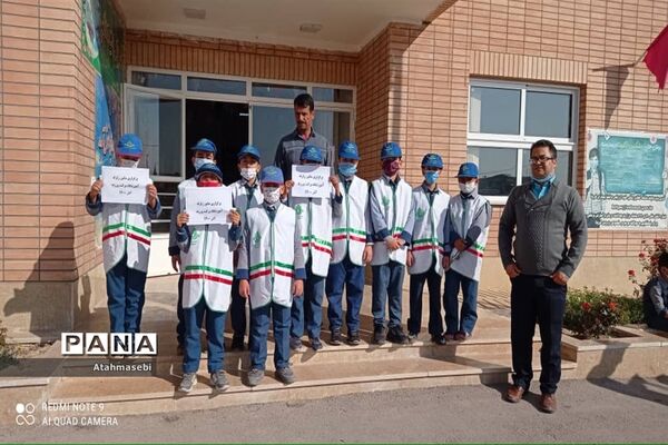برگزاری مانور زلزله در مدرسه برکت شهرستان ورزنه