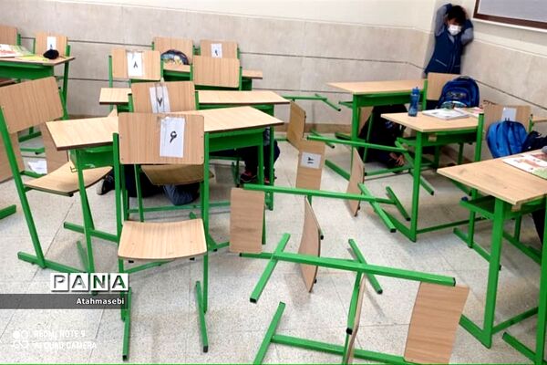 برگزاری مانور زلزله در مدرسه برکت شهرستان ورزنه