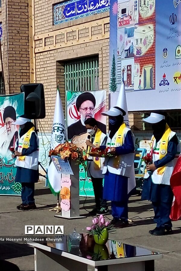 بیست و سومین مانور زلزله در دبیرستان دخترانه هاجر