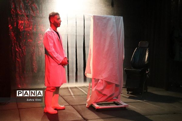 اجرای نمایش هبوط در تبریز