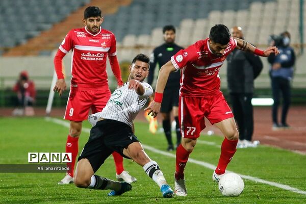 دیدار تیم های پرسپولیس و  نفت مسجدسلیمان