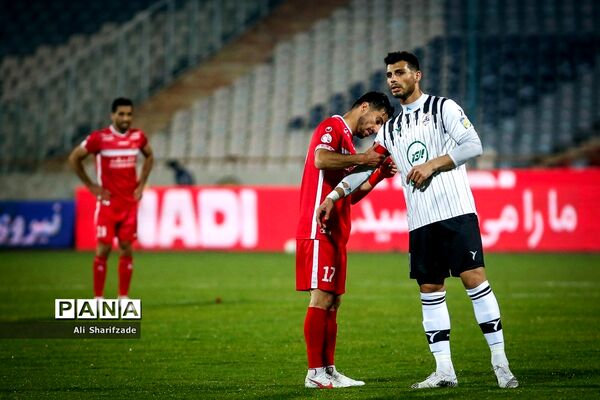 دیدار تیم های پرسپولیس و  نفت مسجدسلیمان