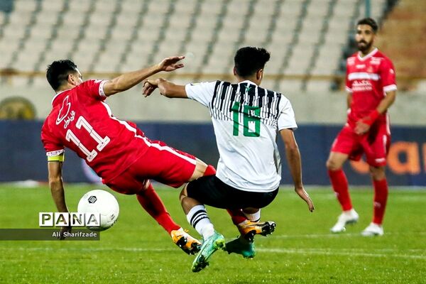 دیدار تیم های پرسپولیس و  نفت مسجدسلیمان