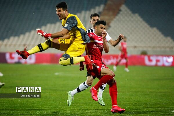 دیدار تیم های پرسپولیس و  نفت مسجدسلیمان