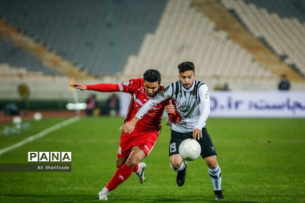 دیدار تیم های پرسپولیس و  نفت مسجدسلیمان