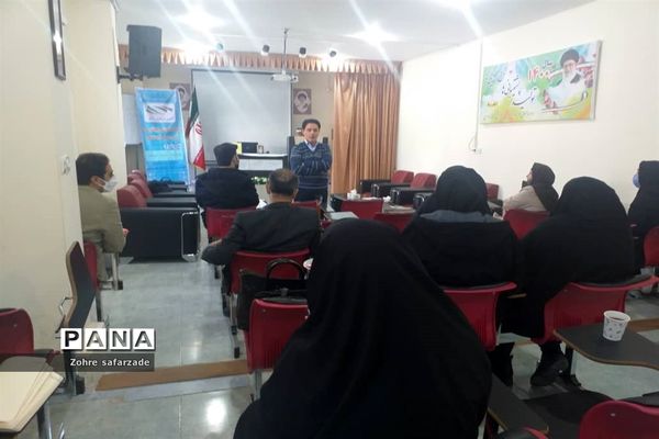 تبیین برنامه سالانه اداره مراقبت و آسیب‌های اجتماعی آموزش و پرورش رودهن