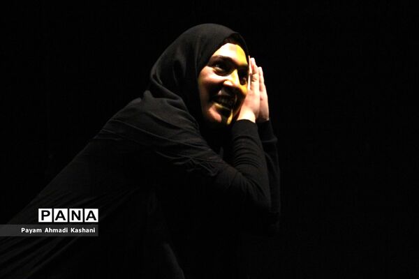 اجرای نمایش «دوازده»