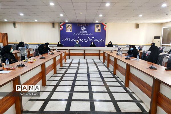 برگزاری کارگاه ارتقای مهارت‌های پرورشی در ناحیه ۲ اهواز
