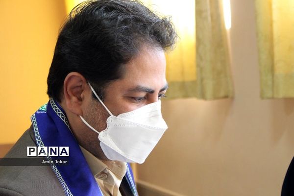 بازدید مدیر سازمان دانش‌آموزی فارس از روند برگزاری المپیاد بازی‌های فکری رویش ناحیه یک شهر شیراز