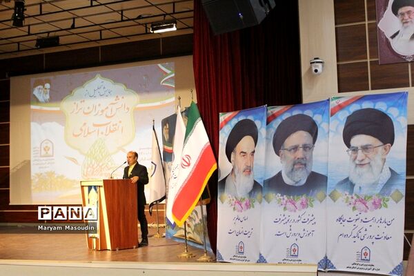 همایش تجلیل از دانش‌آموزان تراز انقلاب اسلامی استان بوشهر